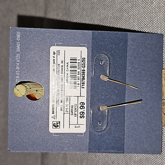 NWT Semi Precious, Nickel Free, Universal Thread Goods Co. Dangle Earrings - Picture 6 of 8